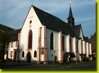 die Pfarrkirche mit dem Antwerpener Schnitzaltar